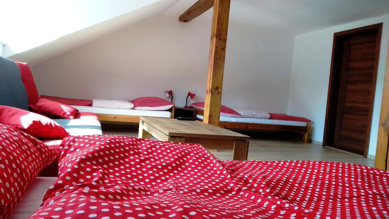 Kukacci Hnizdo Apartment