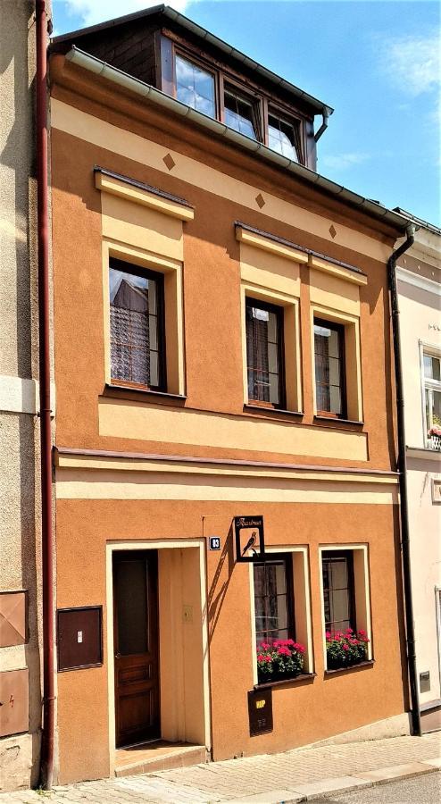 Kukacci Hnizdo Benesov nad Ploucnici